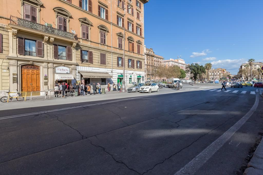 Manfredi House San Pietro Hotel Rome Exterior photo